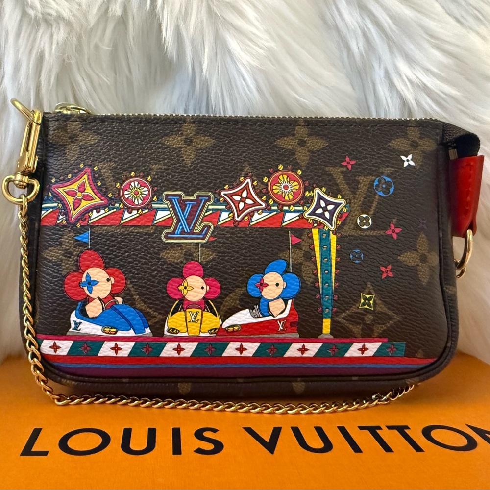 Monogram 2020 Christmas Animation Bumper Cars Mini Pochette Accessories